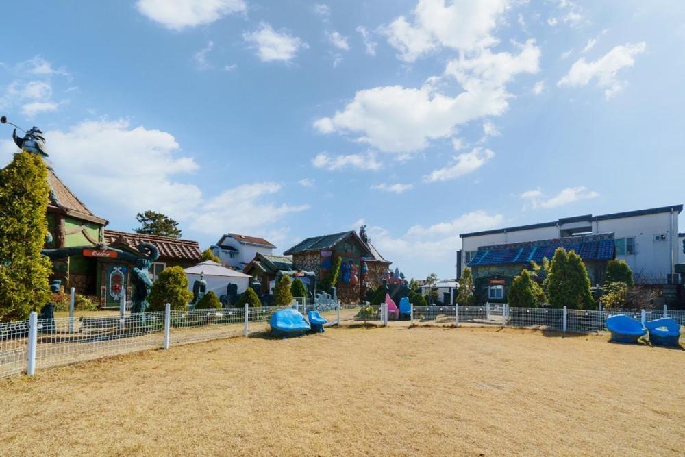 Lala Land Pet Friendly Pension Gyeongju Ngoại thất bức ảnh