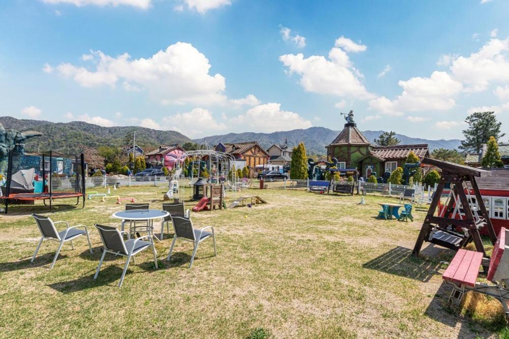 Lala Land Pet Friendly Pension Gyeongju Ngoại thất bức ảnh